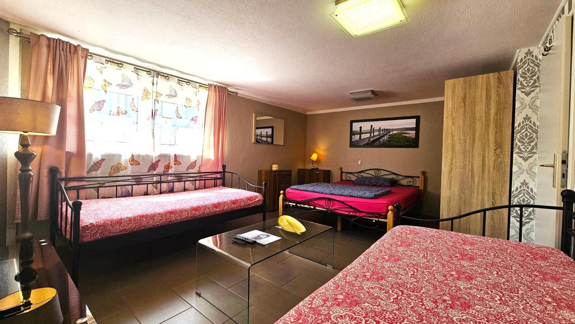 Gruendauer Monteurwohnung/Studentenwohnung Ngoại thất bức ảnh