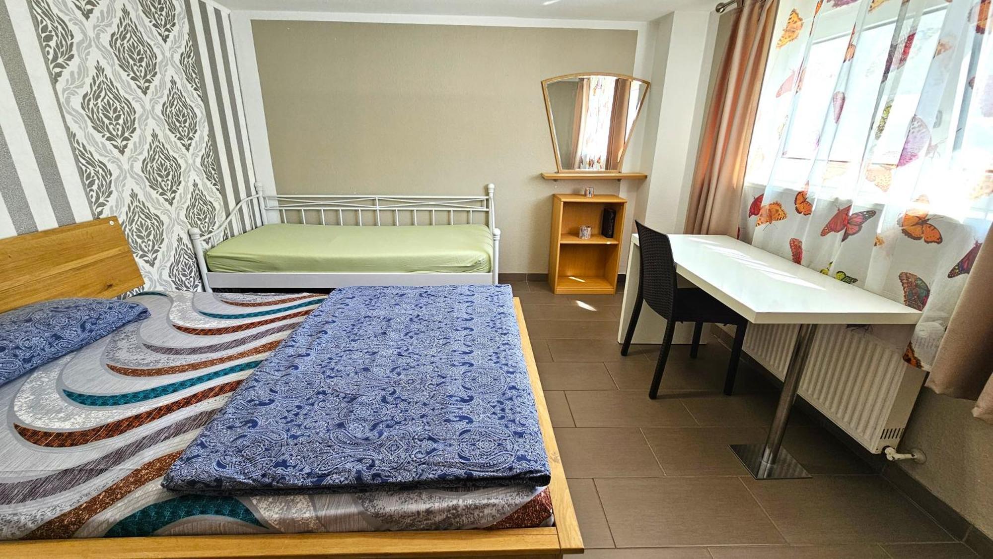 Gruendauer Monteurwohnung/Studentenwohnung Ngoại thất bức ảnh