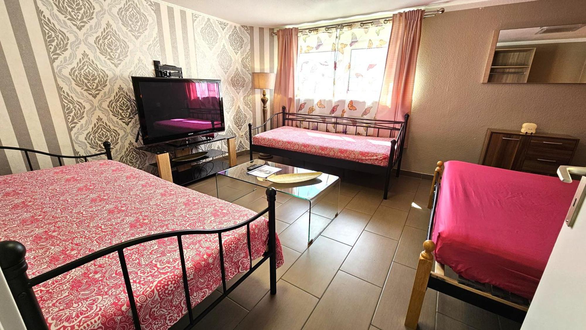 Gruendauer Monteurwohnung/Studentenwohnung Ngoại thất bức ảnh